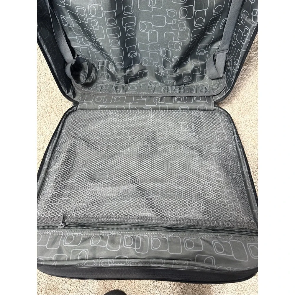 Delsey Super Lite Trolley Travel Tote Rolling Luggage Black 22718BK EUC Carry On